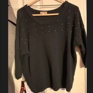 Black sweatshirt